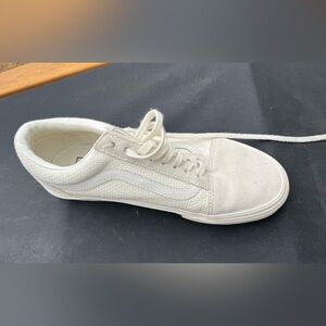 Unisex Cream White Sneakers w/ Suede | Men 7.5 Women 9
